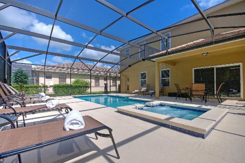 South Facing Pool Near Disney 5 Bed Luxury - image 1