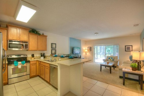 South Facing Pool Near Disney 5 Bed Luxury - image 9