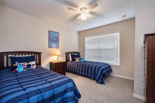 Great location 4Bed 3bth Townhouse with kids themed room's - image 2