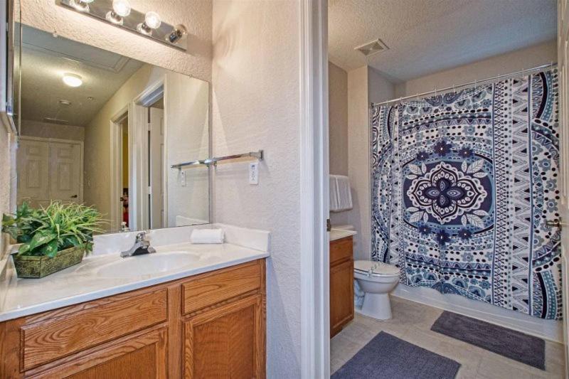 Great location 4Bed 3bth Townhouse with kids themed room's - image 3