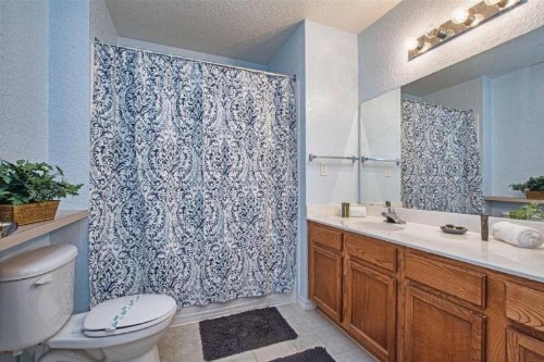 Great location 4Bed 3bth Townhouse with kids themed room's - image 5