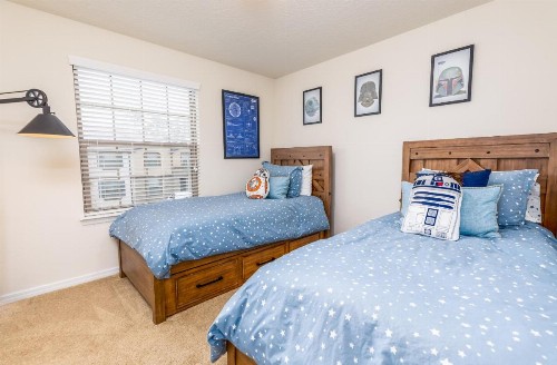 Amazing New TownHome 5 Bdr 45 Bath with Pvt Pool and Access to Clubhouse15min from Disney - image 11