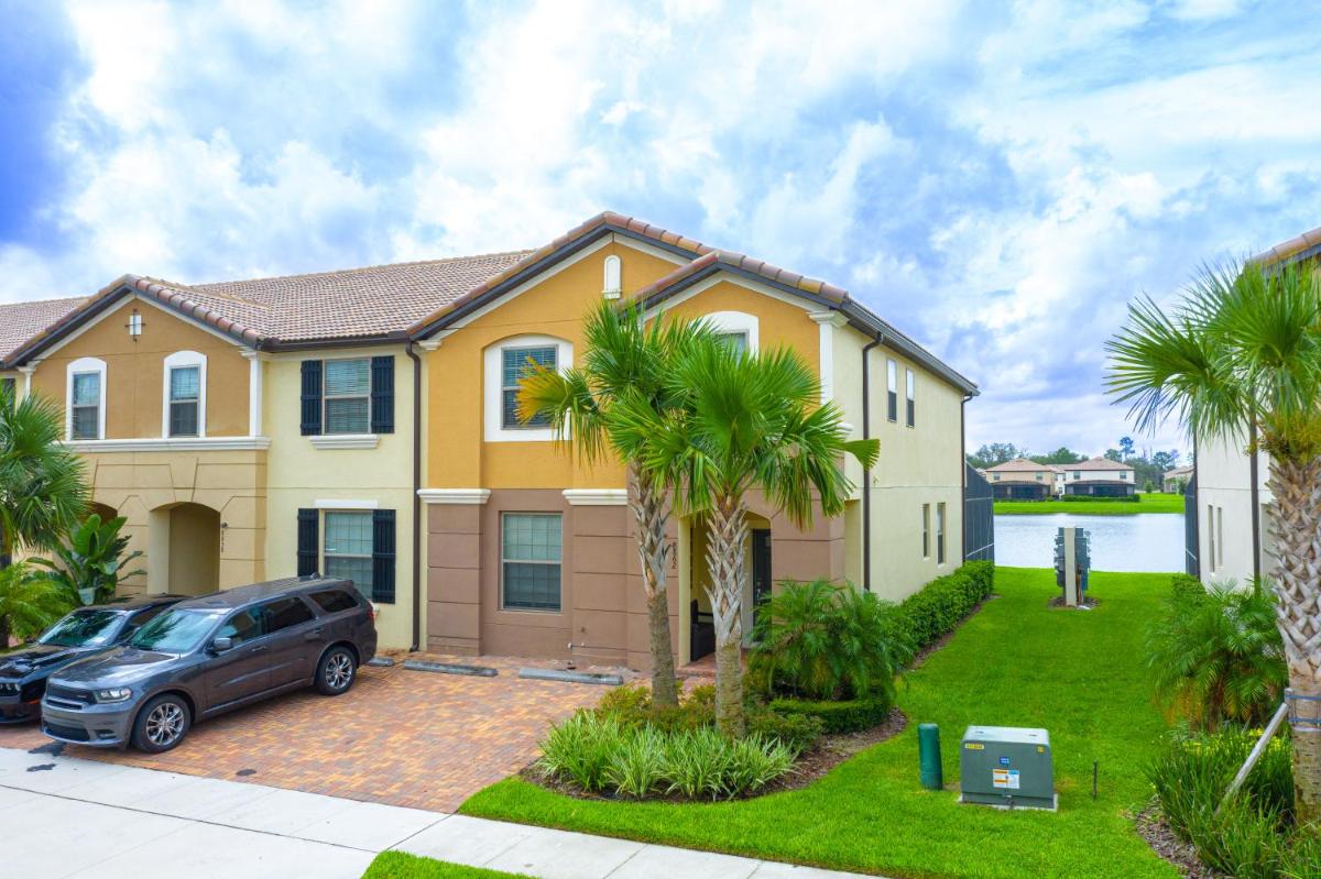 Amazing New TownHome 5 Bdr 45 Bath with Pvt Pool and Access to Clubhouse15min from Disney - image 7