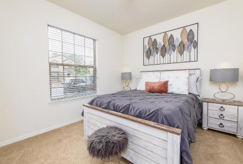 Amazing New TownHome 5 Bdr 45 Bath with Pvt Pool and Access to Clubhouse15min from Disney - image 8
