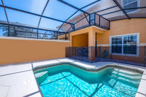 Contemporary 4 Bed 3 Bath Town Home With Upgrades Private Pool i Close to Disney Shopping - image 1