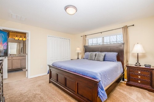 Contemporary 4 Bed 3 Bath Town Home With Upgrades Private Pool i Close to Disney Shopping - image 10