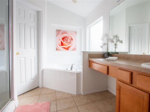 4 Bed and 3 Bath in Perfect Location with pool by Florida Dream Home - image 14