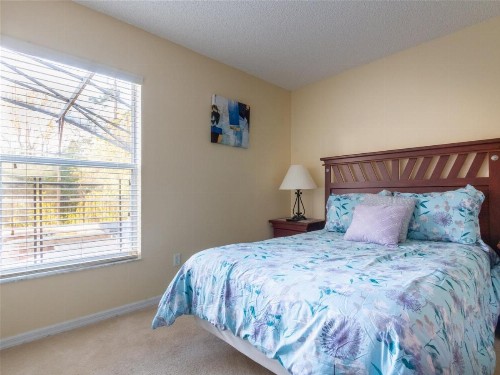 4 Bed and 3 Bath in Perfect Location with pool by Florida Dream Home - image 4