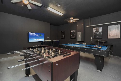 Family Resort - 8BR Mansion - Private Pool and BBQ! - image 11