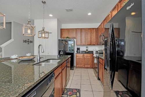 Family Resort - 8BR Mansion - Private Pool and BBQ! - image 7