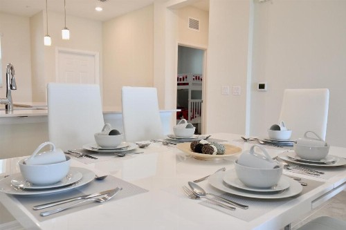 Spectacular all new 2 bedroom apartment in spectacular Storey Lake community Next to Disney - image 8