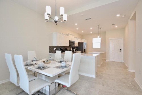 Spectacular all new 2 bedroom apartment in spectacular Storey Lake community Next to Disney - image 9