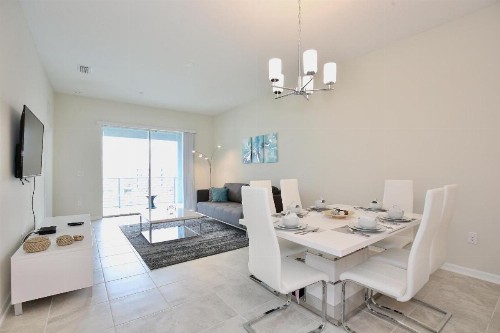 Spectacular all new 2 bedroom apartment in spectacular Storey Lake community Next to Disney - image 7