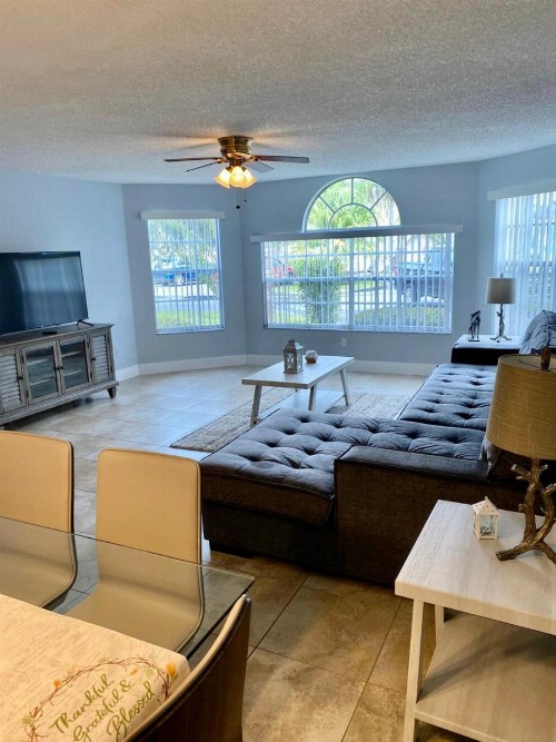 Grand Luxury 3BD Condo Apartment near Disney & Universal - image 10