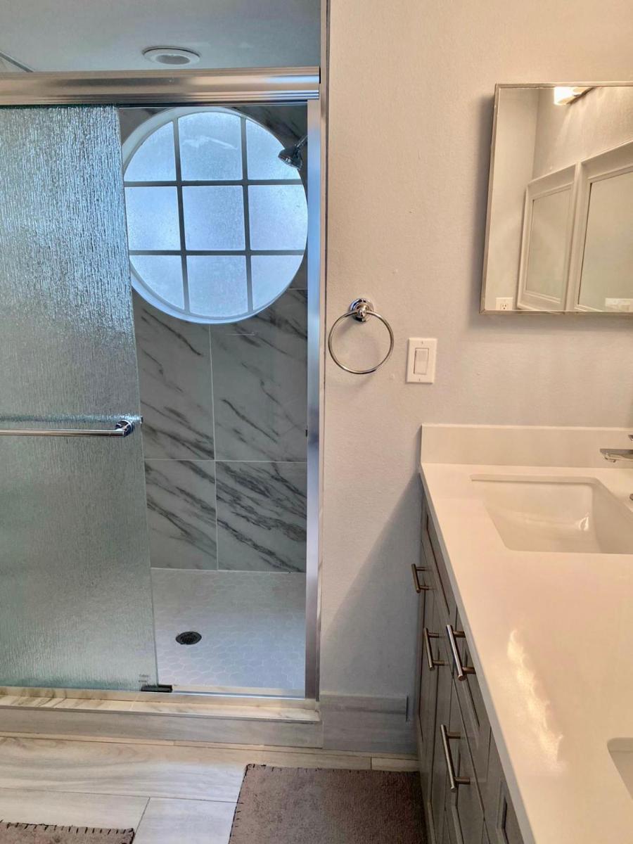 Grand Luxury 3BD Condo Apartment near Disney & Universal - image 6