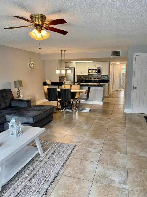 Grand Luxury 3BD Condo Apartment near Disney & Universal - image 8