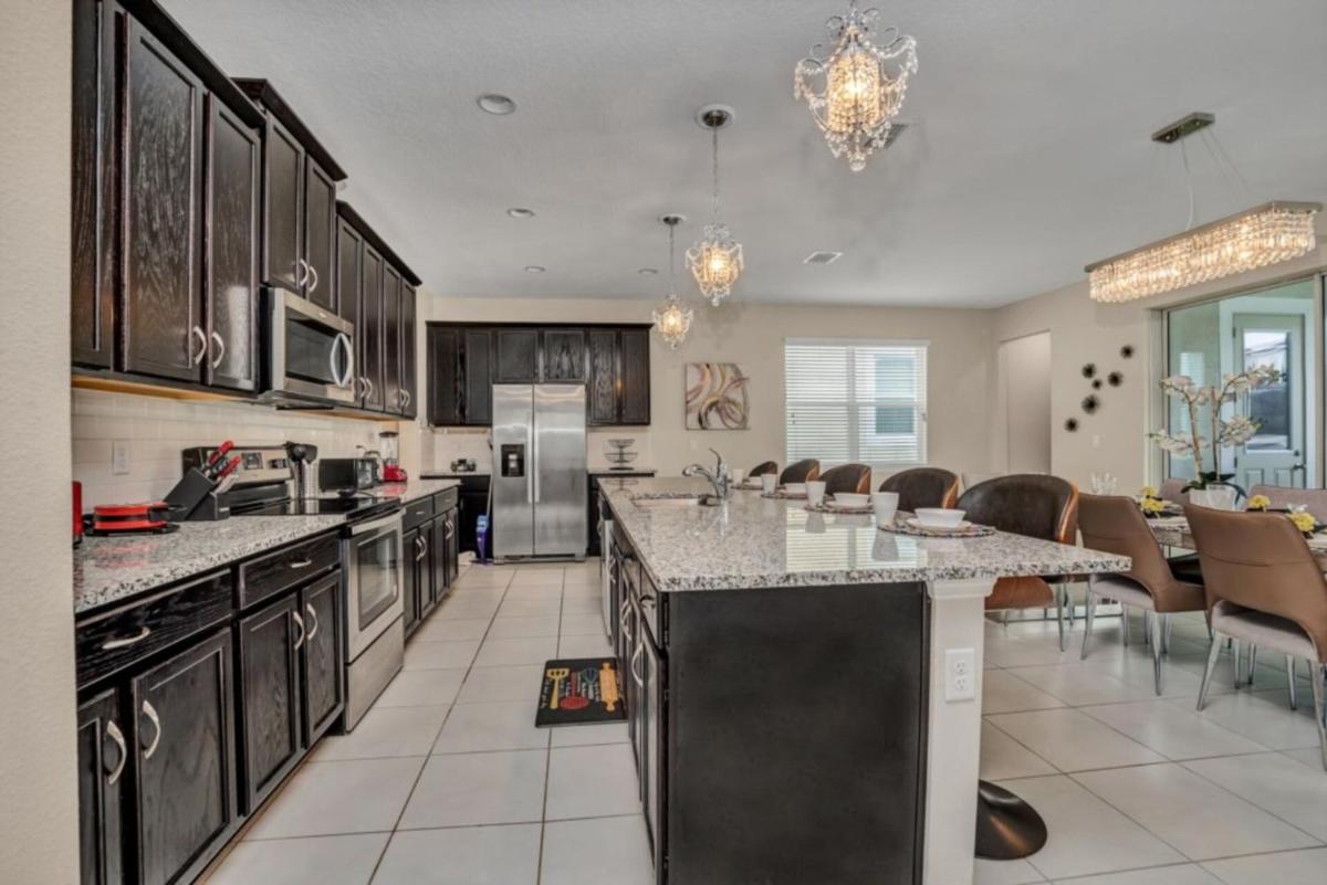 At Last You can Rent the Perfect Luxury Villa on Solara Resort minutes from Disney World Orlando Villa 3613 - image 7