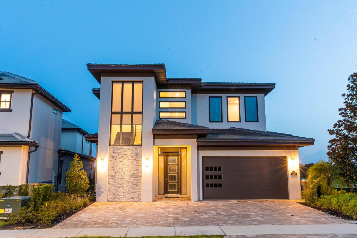 Luxury 5 Bed Home at Bears Den! Private Pool and near Disney! 7928JC - image 5
