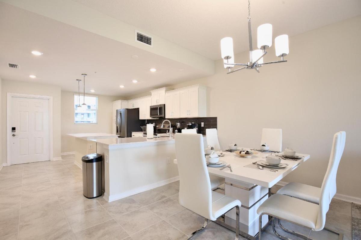 Brand new modern apartment in spectacular Storey Lake community Next to Disney - image 7
