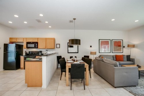 Enjoy a Holiday of a Lifetime in this Luxury Home on Encantada Resort Orlando Townhome 3662 - image 2