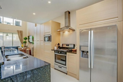 Picture Renting Your Own Luxury Townhome on the Exclusive Magic Village Resort close to Disney Orlando Townhome 3697 - image 5