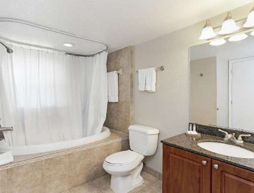 Serenely Nestled Resort Villas at Poinciana - image 2