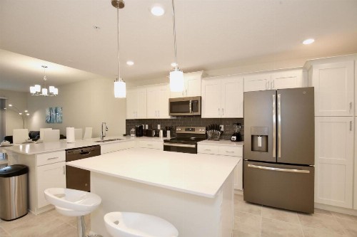 New High End Apartment In Luxurious Storey Lake Community Next To Disney! New Listing - image 3