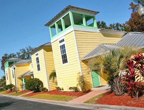 Kissimmee Resort Apartments Nestled Beside a Serene Lake - image 1