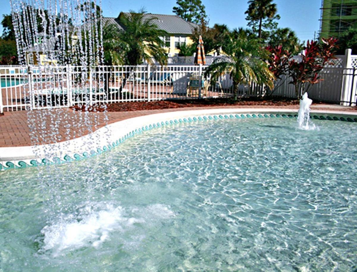 Kissimmee Resort Apartments Nestled Beside a Serene Lake - image 3