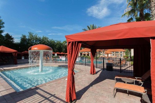 Newly Refurbished 3 Bed Condo in Stunning Resort - image 8