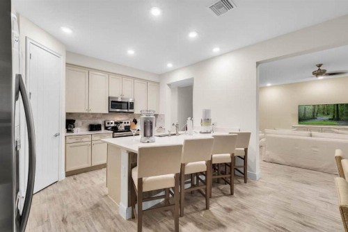 At Margaritaville Resort - Luxurious 8 bedroom 8 bath Cottage Accommodates up to 20 Guests Comfortably - image 4