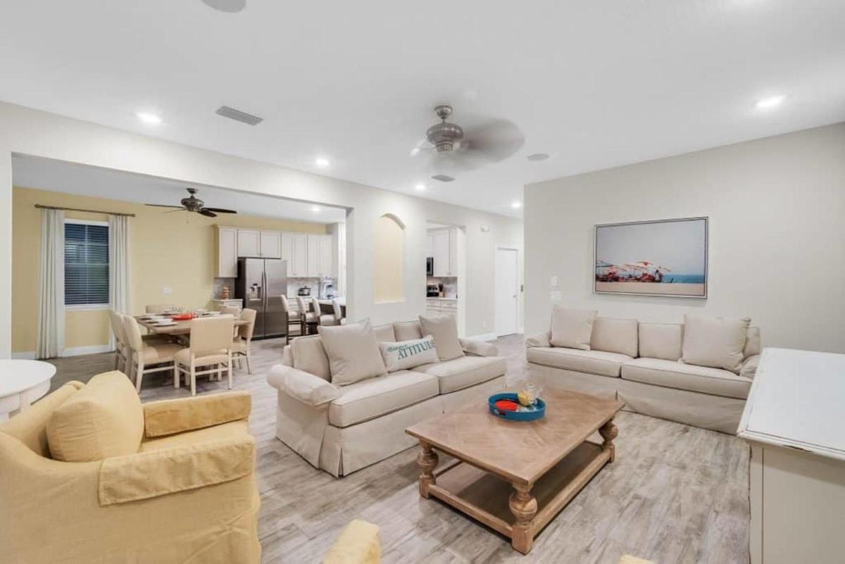 At Margaritaville Resort - Luxurious 8 bedroom 8 bath Cottage Accommodates up to 20 Guests Comfortably - image 5