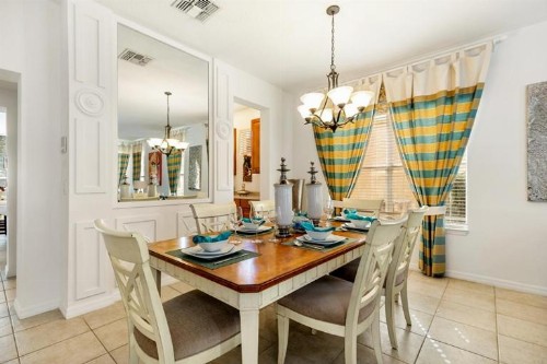 Lakeside Landing - 6 bedroom family home with an amazing lake view and private pool & spa - image 5