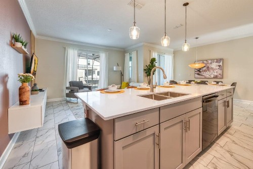 Amazing brand new 4 bed villa 10 minutes from Disney - image 4