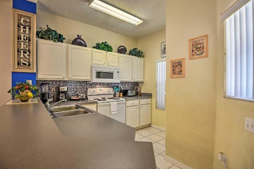 Townhome with Resort Amenities about 5 Mi to Disney! - image 11