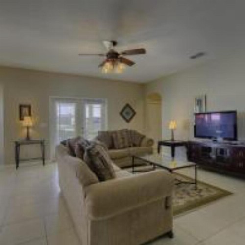 GORGEOUS 6 Bedroom Home with Private Pool - image 5