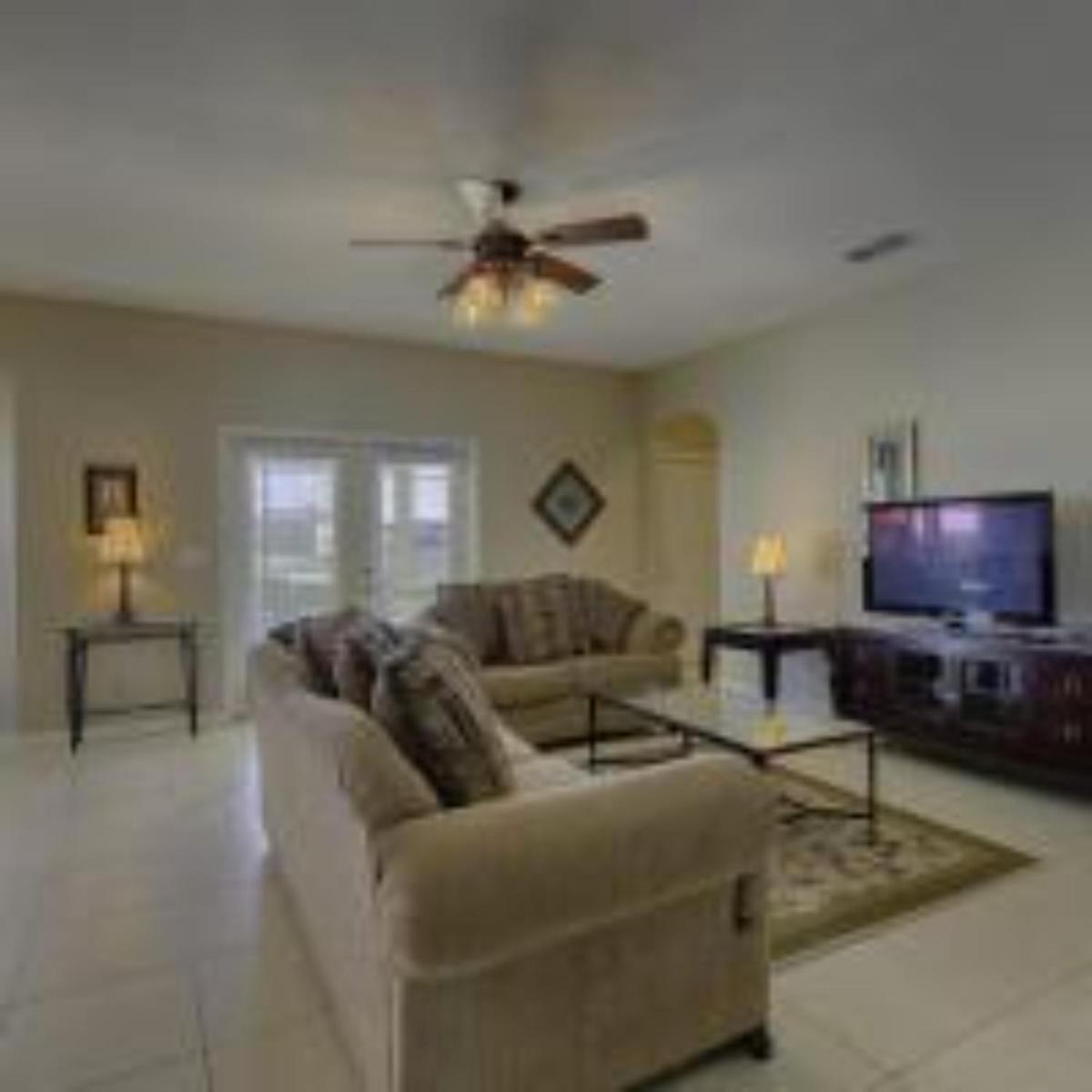 GORGEOUS 6 Bedroom Home with Private Pool - image 5