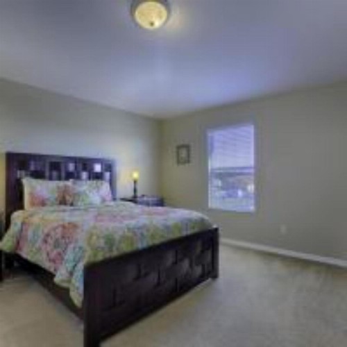 GORGEOUS 6 Bedroom Home with Private Pool - image 9