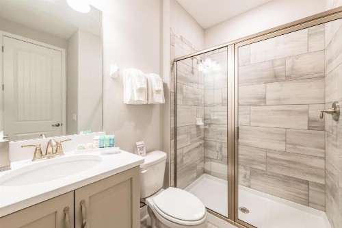 Gorgeous Home with Theater Room Near Disney - 249A
