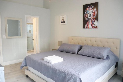 Grand Executive 3BD Condo Apartment near Disney Parks #4 - image 28