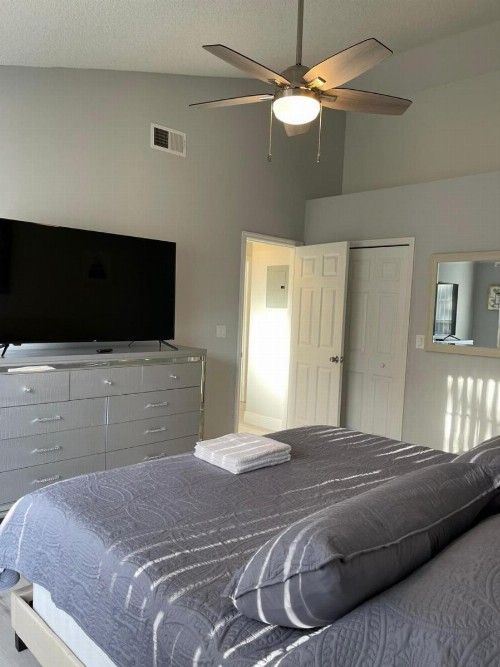 Grand Executive 3BD Condo Apartment near Disney Parks #4 - image 30