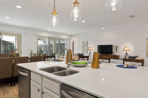 10BR Mansion - Family Resort - Private Pool and BBQ - image 10