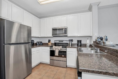 Near Disney - Stunning 3BR - Pool and Hot Tub! - image 9