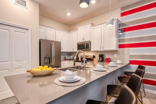 Incredibly Beautiful Mickey themed 2 bedroom condo - image 3
