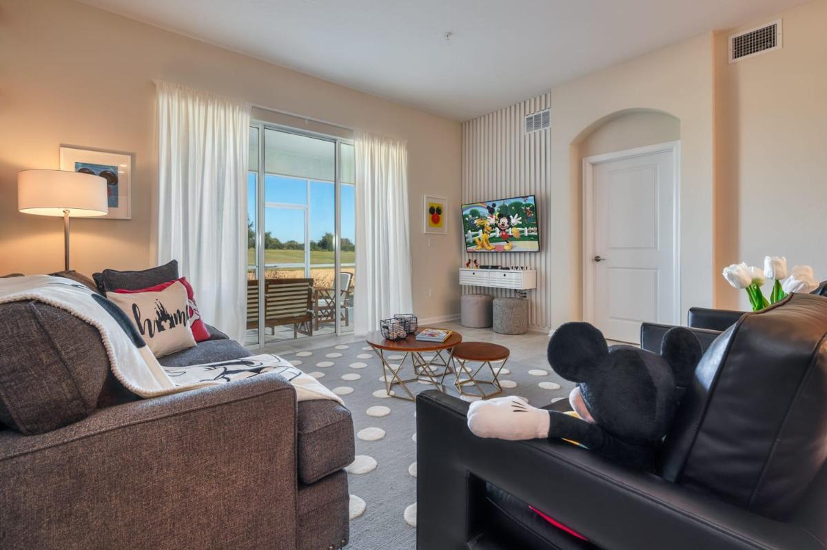 Incredibly Beautiful Mickey themed 2 bedroom condo - image 6