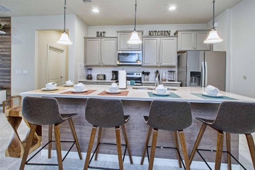 Windsor at Westside-7 Bedrooms House w-pool-3732WW - image 8