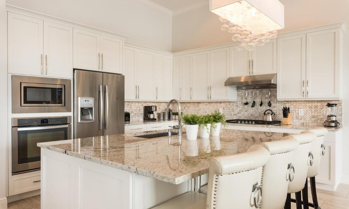 Luxury Villa with Private Pool on Reunion Resort and Spa Orlando Villa 4612 - image 7