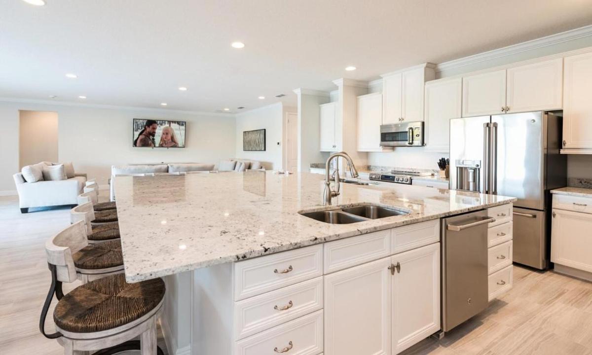 Luxury Villa on Reunion Resort and Spa with a Private Pool Orlando Mansion 4630 - image 6