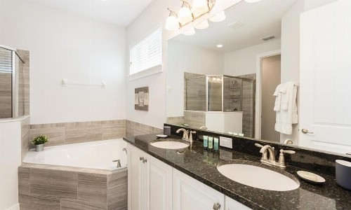 Rent the Perfect 5 Bedroom Villa on Reunion Resort and Spa Orlando Villa 4752 - image 8