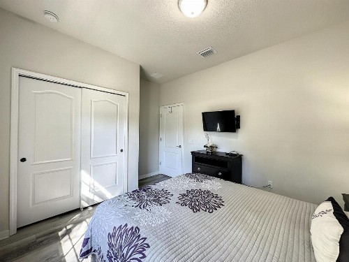 Windsor-5 Bed Townhouse w splashpool-3801WW - image 29